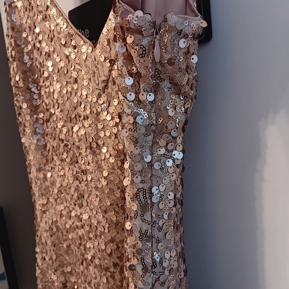 Guess V neck Sequin dress, cocktail‎   - Size Small - Picture 8 of 11